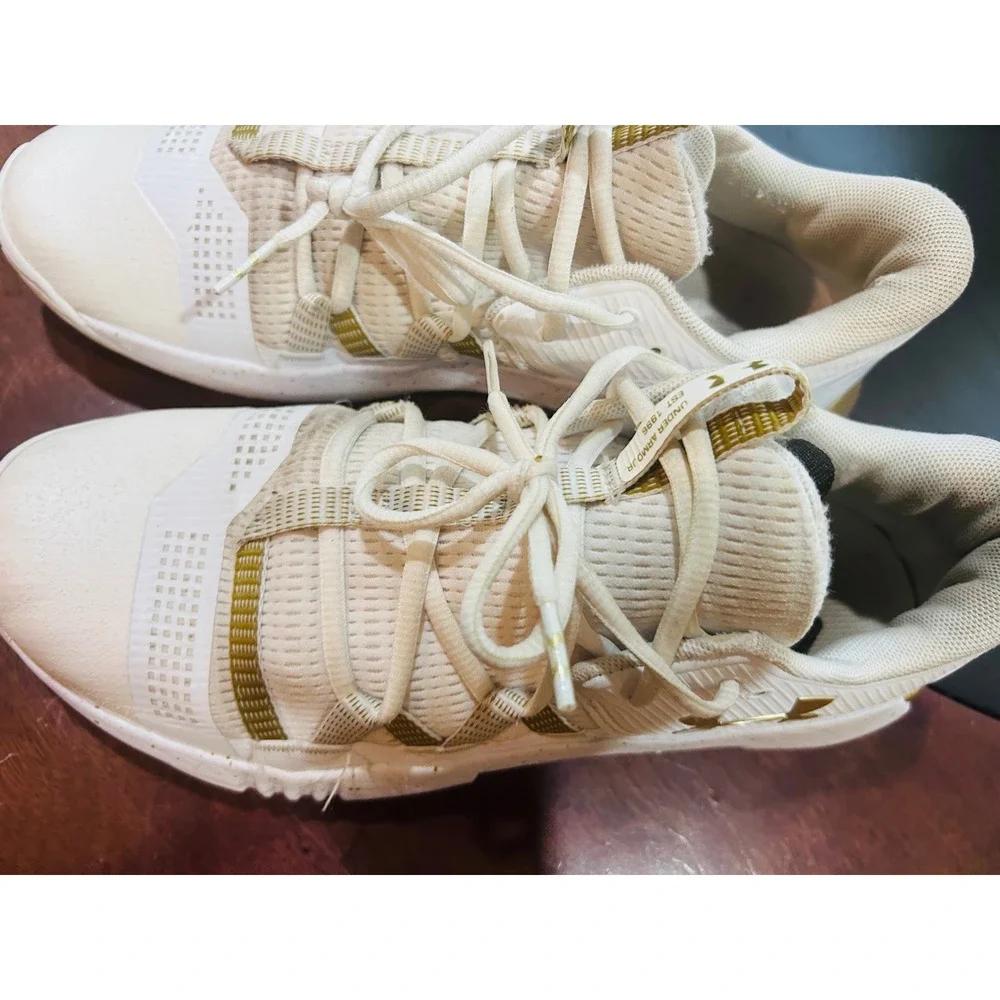 Under Armour HOVR Block City Women Size 8 White Gold Good Basketball Shoes